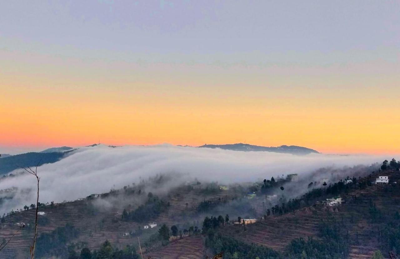 Chirping Orchard, Mukteshwar Bed & Breakfast Exterior photo